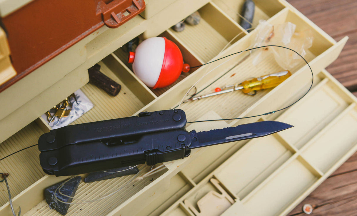 Translation missing: en.Supertool 300 EOD open on a tackle box