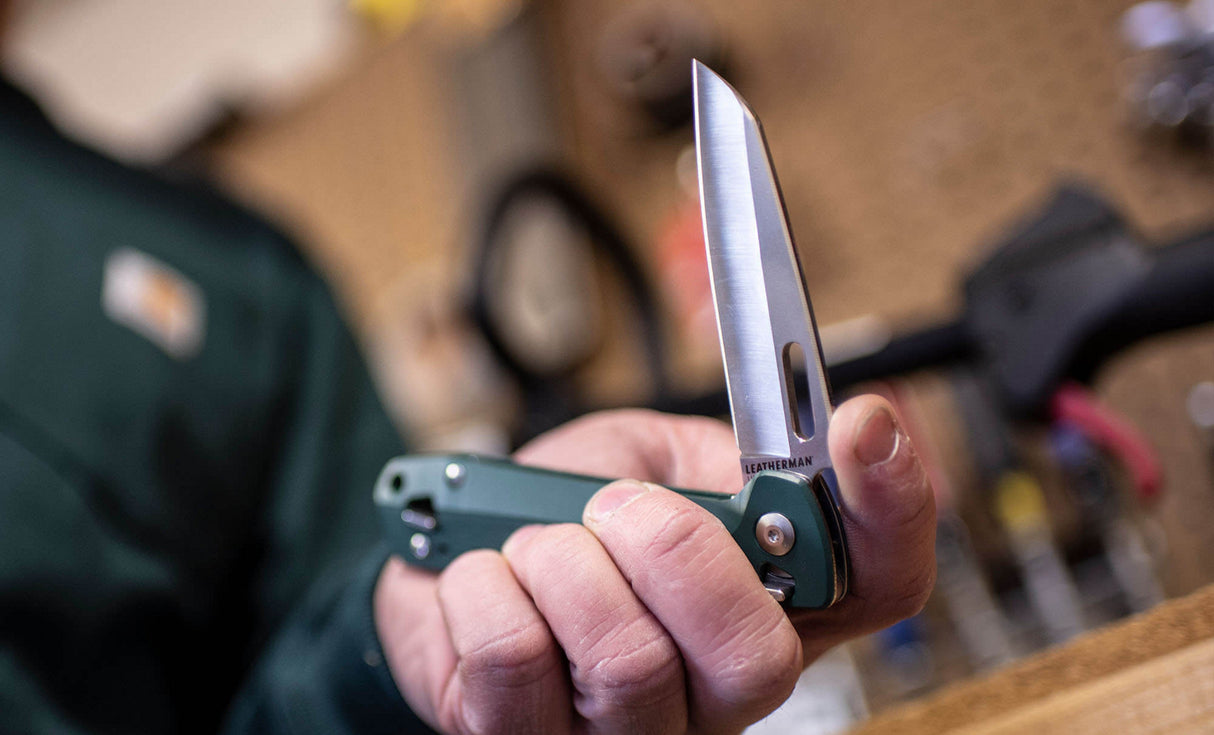 Translation missing: en.closing K2 with one hand