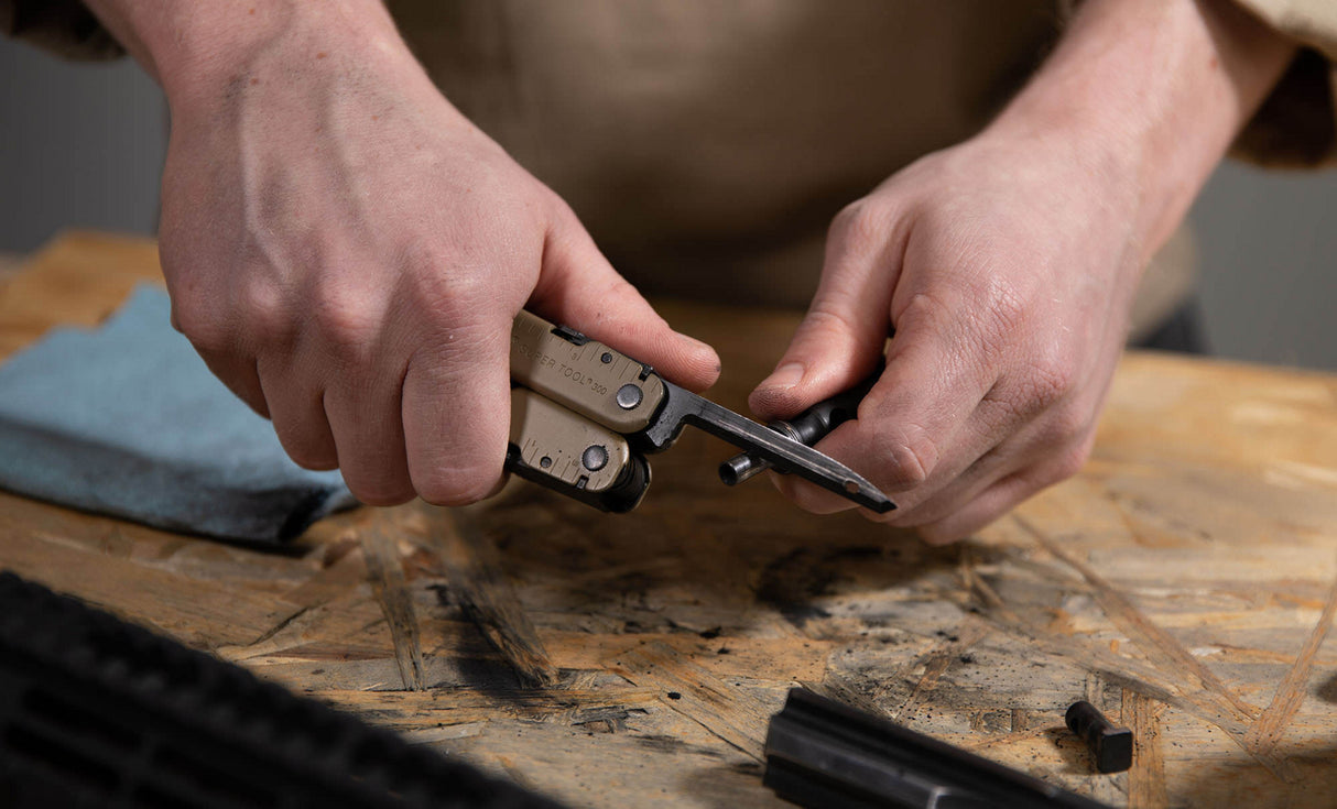 Translation missing: en.Using Super Tool carbon scraper