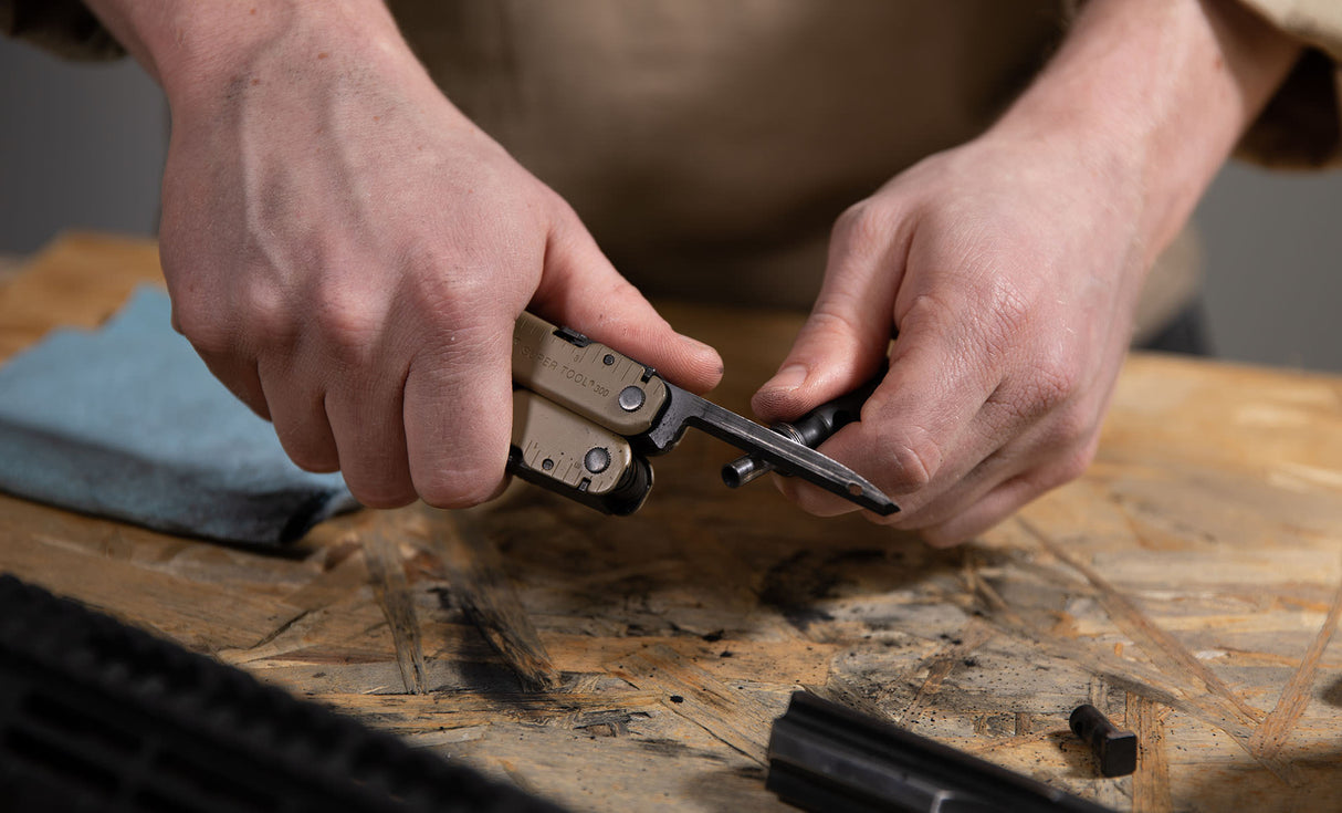 Translation missing: en.Using Super Tool carbon scraper