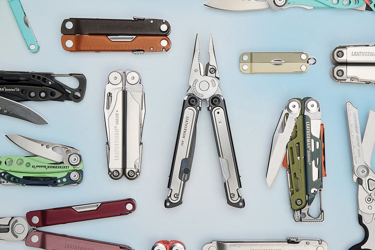Translation missing: en.A collection of various Leatherman multitools displayed, showcasing different styles and blade types