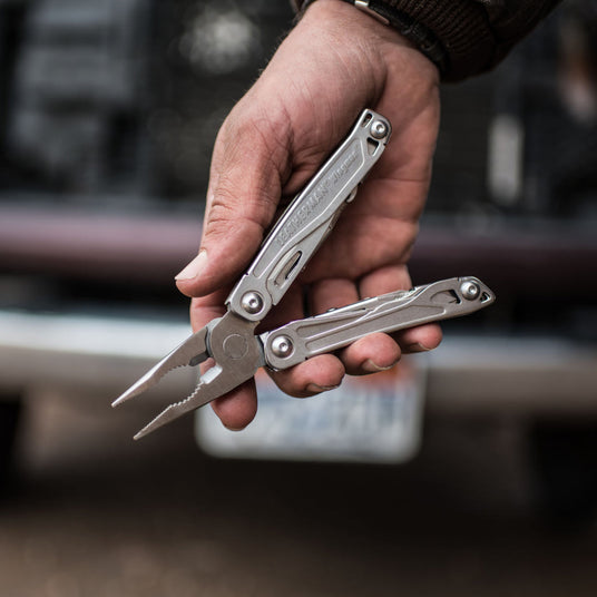 Person holding open Leatherman Wingman